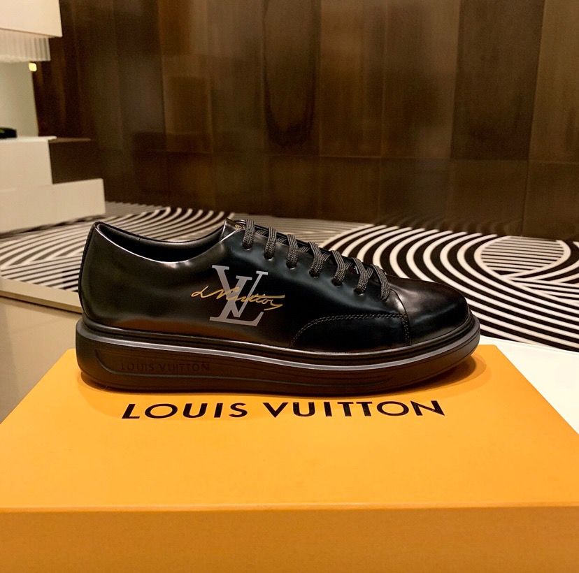 [LOUIS VUITTON] 19SS 블랙 레더 스니커즈 남성용