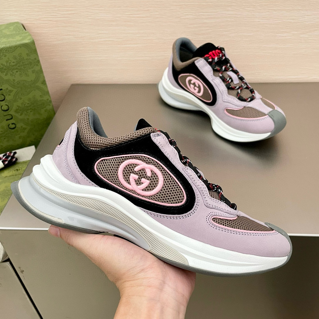 [GUCCI] 구찌 런 레더 스니커즈 남녀공용
